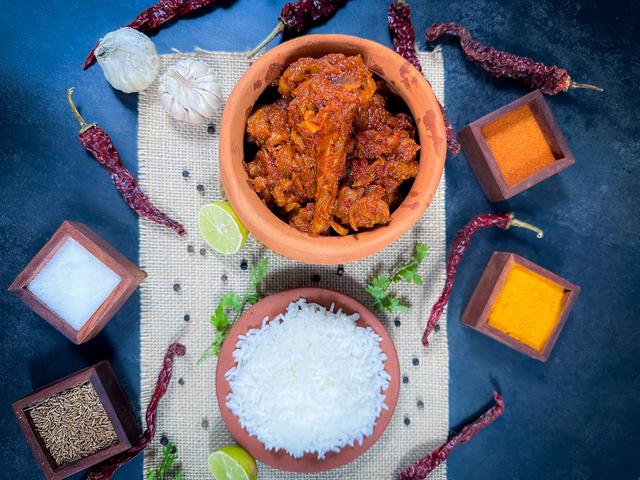 Laal Maas
